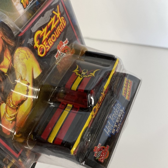OZZY OZBOURNE Hot Rockin’ Steel Die Cast Street Series Original Packaging! - Picture 3 of 7